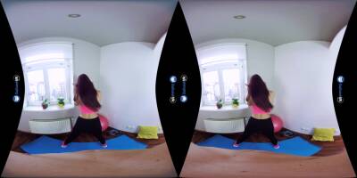 Opening Her Chakras - upornia.com