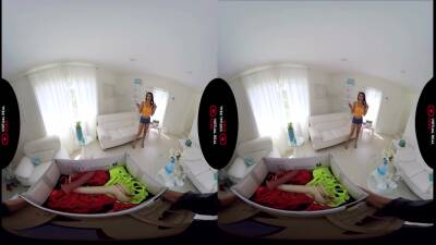 Maya Bijou in Moving House - VirtualRealPorn - txxx.com