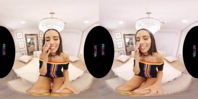 VRALLURE Andreina Deluxe Is Muy Caliente! - txxx.com