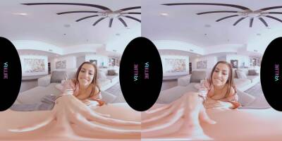 VRALLURE Can Spencer Get Your Attention? - txxx.com