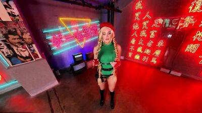 VR Conk Ella Reese as sexy Cammy from Street Fighter saga - drtuber.com