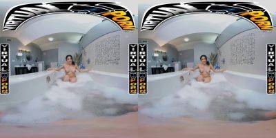 Serena Santos gets her latina bubble bath VR experience with JohnnytheKid - sexu.com