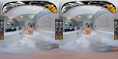 Serena Santos gets her latina bubble bath VR experience with JohnnytheKid - sexu.com